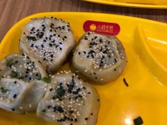 -小杨生煎(金山百联购物中心3楼店)