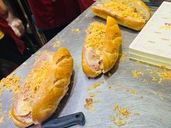 -Bánh Mì Huynh Hoa