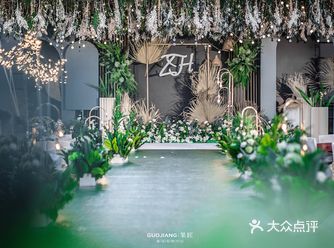 仲夏之夜后现代简约婚礼，莫兰迪色婚礼布置