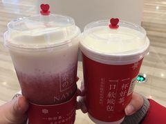 霸氣芝士草莓-奈雪的茶(市百一店)