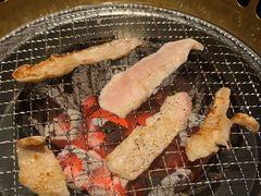 -山川小町·极番烧肉(新地假日广场店)