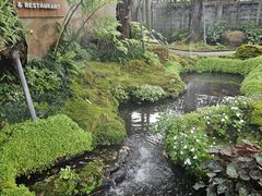 -Chom Cafe and Restaurant