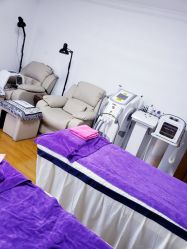 -杉惠素颜美妆皮肤管理中心