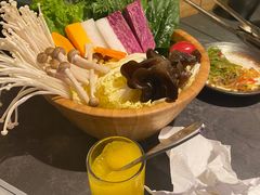 -湊湊火锅·茶憩(杭州湖滨银泰in77店)