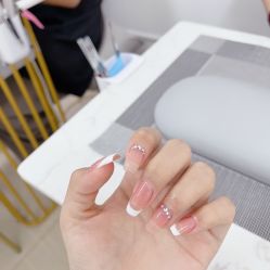 -尤米一站式美甲美睫