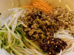 -粉八·云南米线·建水烧烤(常熟路店)