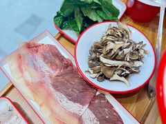 -毛辣果·贵州红酸汤牛肉火锅(西单店)