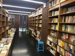 -外研书店(北京外国语大学西校区北外国际大厦店)