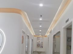 -皓齿连锁·雅贝健口腔·种植·矫正中心(虹口曲阳路店)