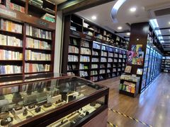-新华书店(泉城路店)