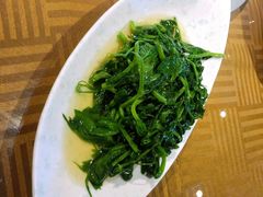 清炒豌豆尖-渝信川菜(工体店)
