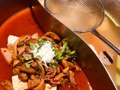 牛杂鸳鸯锅-左庭右院鲜牛肉火锅(浦江欢乐颂店)
