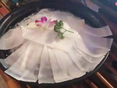 -老牌坊云南鱼豆花火锅(哈西万达店)
