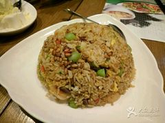 -挂旗柴锅鸡(蚌山区嘉年华店)