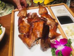 -老滇山寨•云南特色菜•地方菜•民族风情歌舞表演(金碧店)