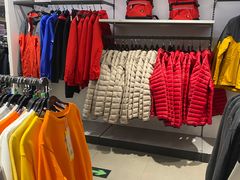 -唯品会(北京国瑞城店)