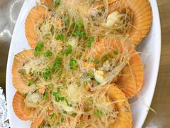 蒜蓉粉丝蒸扇贝-明记海鲜大排档(巽寮湾店)