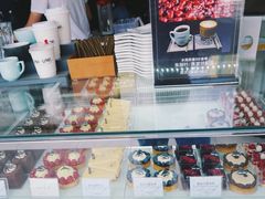 -UNI UNI(环亚凯瑟琳店)