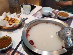 -马家斑.鲜鱼火锅(松湖万科店)