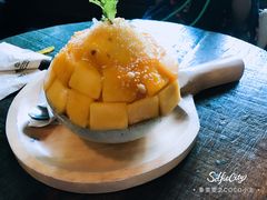 -莓园冰淇淋店