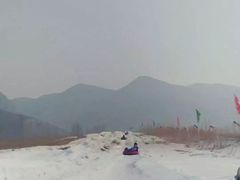 -石京龙滑雪场-停车场