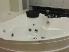 -喜鹊愉家酒店(郑州曼哈顿博览中心地铁站店)