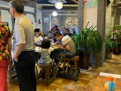 大堂-王明古法砂锅居(开化寺店)