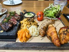 -Mark&Mars Restaurant