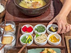 -良米山·云南野生菌过桥米线(上海首店)