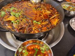 -鸿顺老铁锅美蛙鱼府(解放碑店)