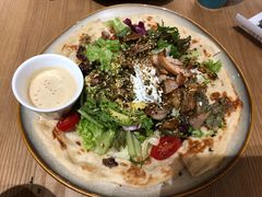 照烧鸡肉配牛油果拉法沙拉-HELLO 27 意面·沙拉·帕尼尼