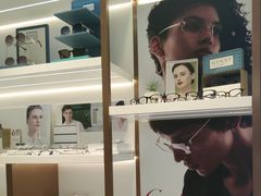 -J-Optical佳视明眼镜·蔡司视觉(青岛金茂览秀城店)