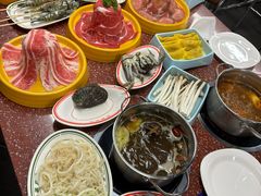 -四囍码头海鲜烧烤自助火锅(外滩南京东路悦荟广场店)