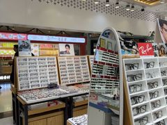 -美式眼镜·授权蔡司.依视路.尼康.豪雅.明月(人民广场店)