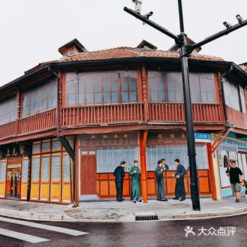 好像走错了哪个时间的门