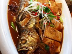 大连小船焖鱼-小船渔村•大连菜•大连焖鱼(黄河路店)