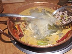 -洱火云南酸菜牛肉火锅(石景山当代商城店)