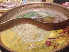 -洱火云南酸菜牛肉火锅(石景山当代商城店)