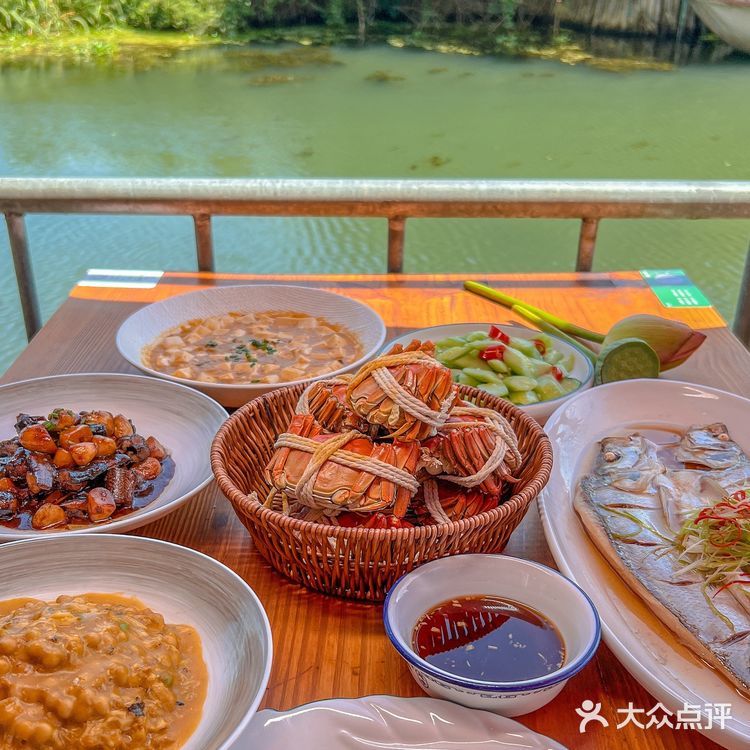 苏州阳澄湖边上的这家大闸蟹 千万别来吃…