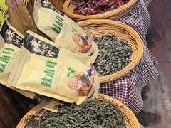-靠山屯东北农家菜(八龙桥雅苑店)