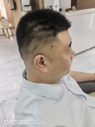 -一東造型烫发染发