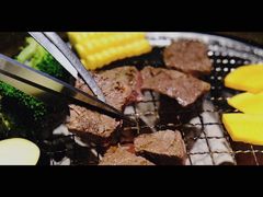 -山川小町·极番烧肉(新地假日广场店)