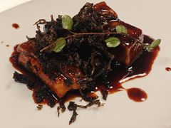 香脆梅干菜红烧肉配河鳗-Yan Ting 宴庭中餐厅(上海静安瑞吉酒店)