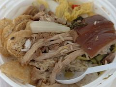 -明姨仔潮汕美食·碳炉猪脚·汕尾牛腩饭·起片鸡煲(起义路店)