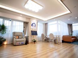 -爱小小美甲美学