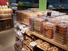 -中百仓储超市有限公司(越秀星汇维港店)