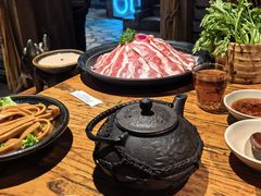 -老牌坊云南鱼豆花火锅(爱建店)