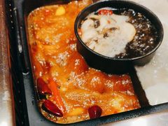 -吴氏老牌坊云南鱼豆花火锅店(通江街店)