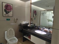 -华海酒店(茂名高铁站店)