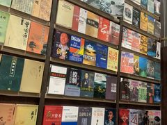 -钟书阁(群光广场店)